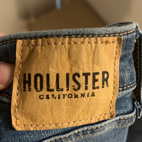 Hollister 13 R Distressed Low-Rise Boot Jeans - Picture 5 of 5